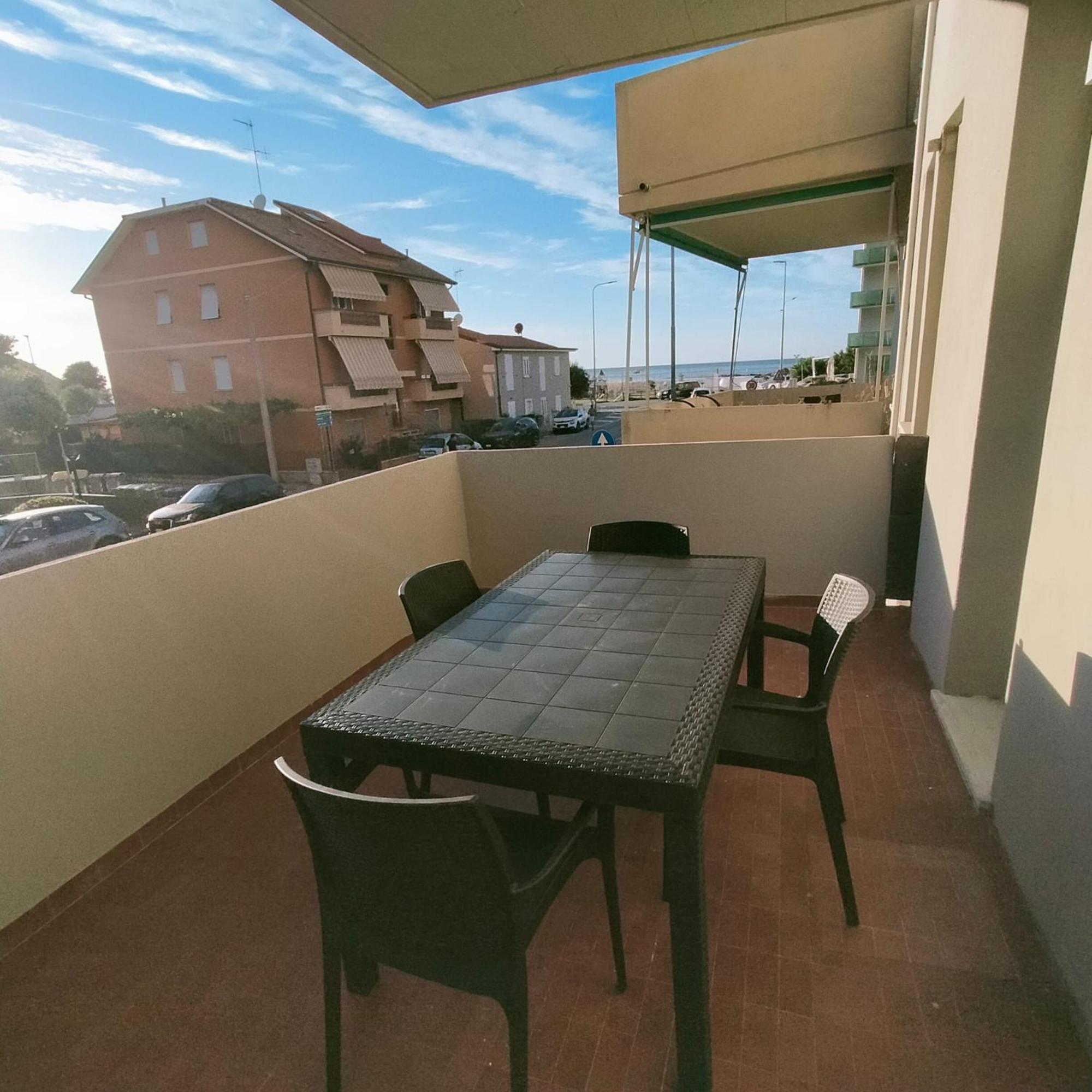 Appartamento Azzurro Pésaro Exterior foto